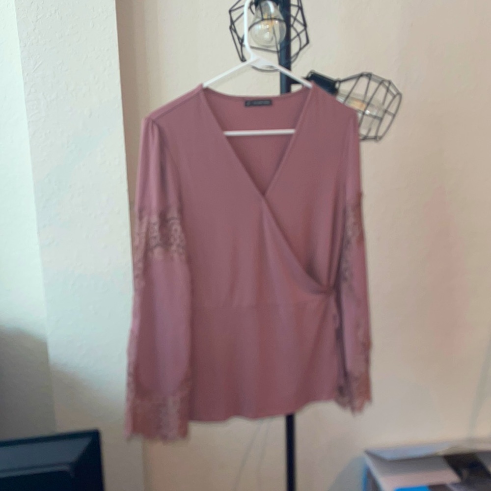 Beautiful blouse with lace accent sleeves tie waist size medium